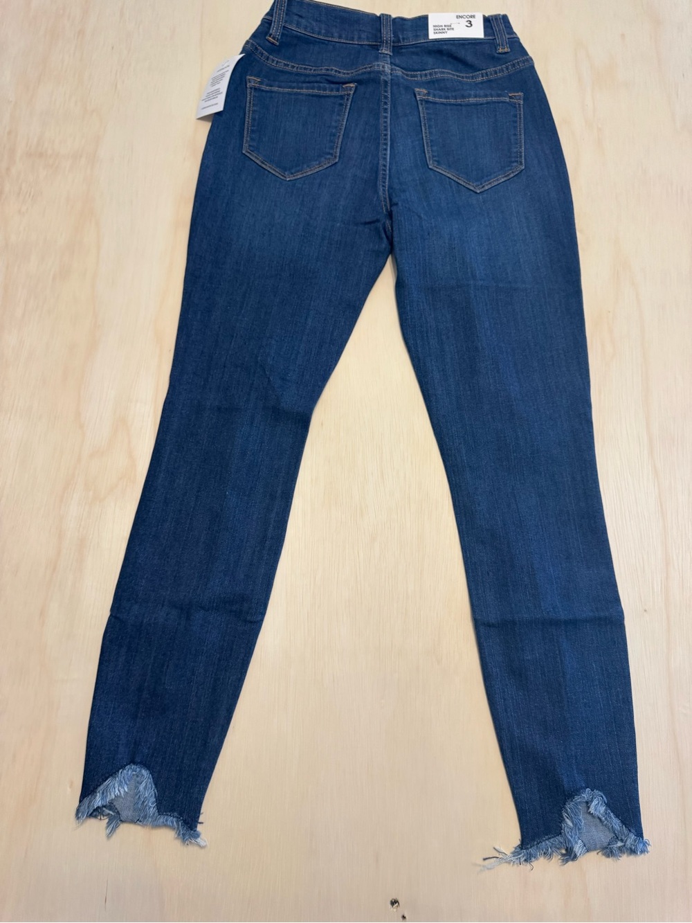 🆕High Rise Distressed Jeans - Picture 6 of 7
